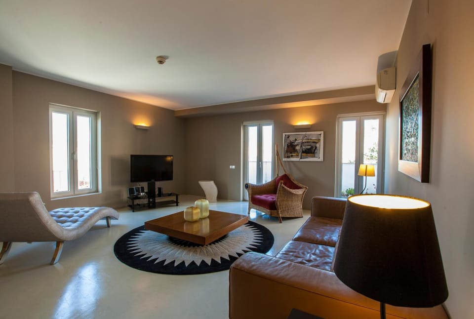 Living room, Seating area