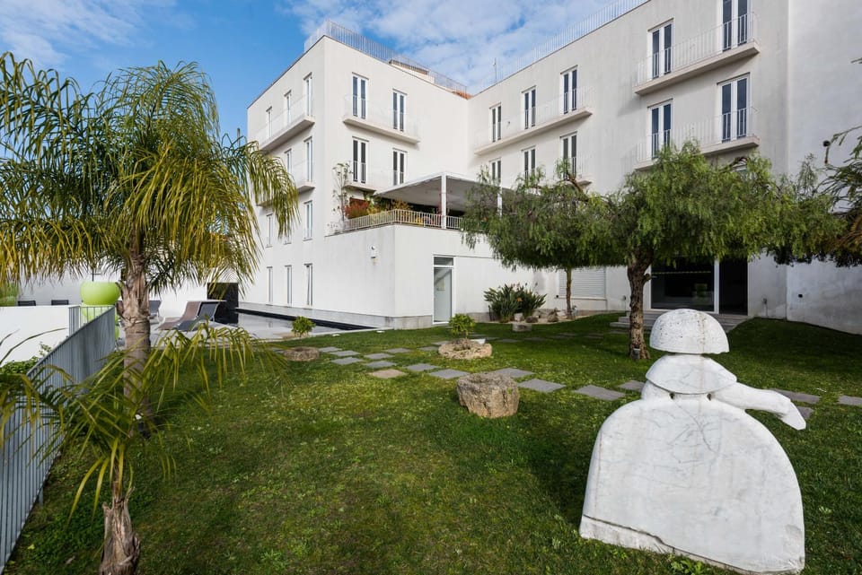 Property building, Garden, Swimming pool