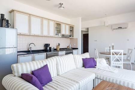 Joya Cyprus Mermaid Penthouse Apartment House in Famagusta District