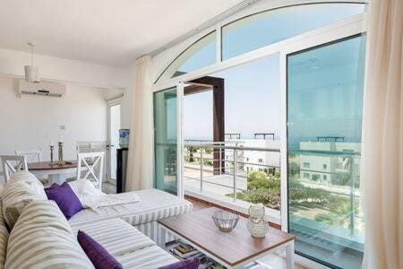 Joya Cyprus Mermaid Penthouse Apartment House in Famagusta District