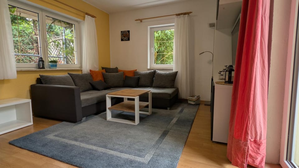Living room, internet