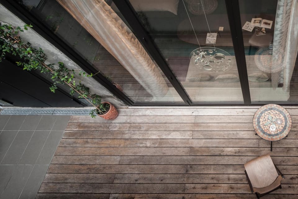 Property building, Balcony/Terrace, Inner courtyard view