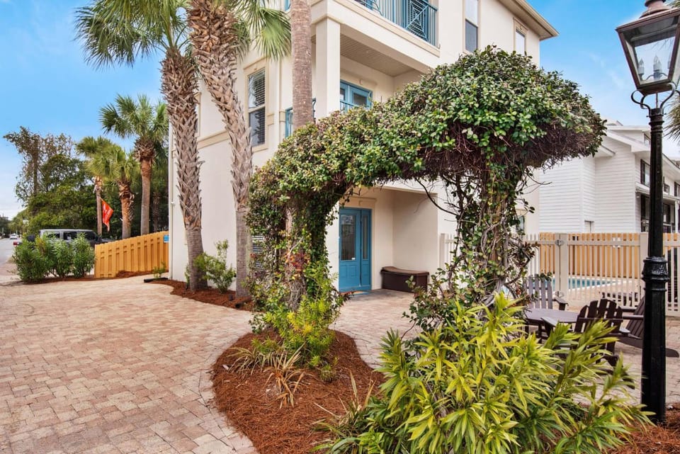 Neptune's Nook House in Miramar Beach