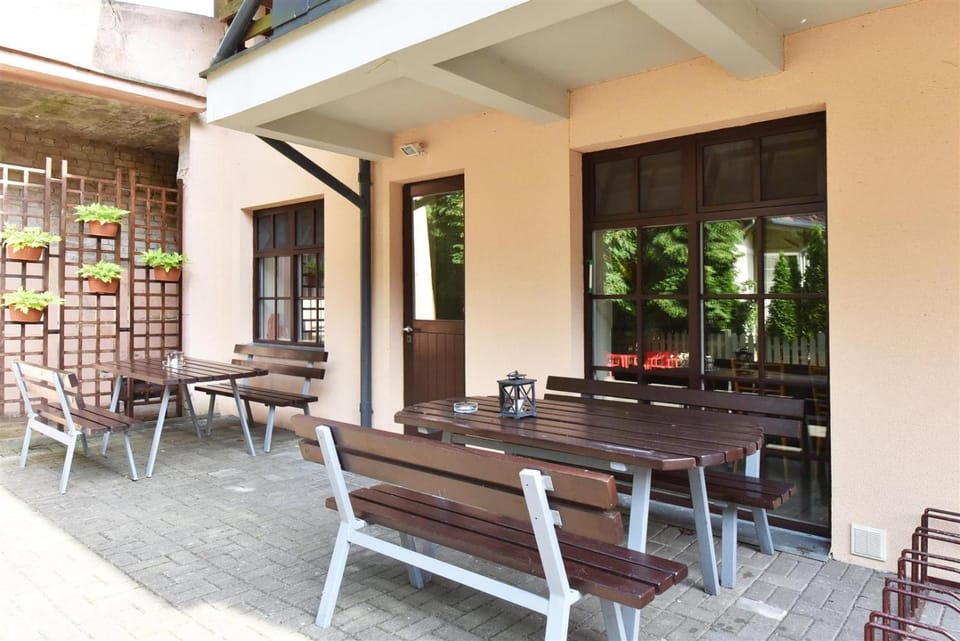 Patio, Facade/entrance