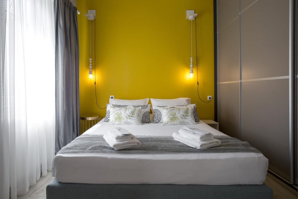 Bed, Photo of the whole room, Decorative detail, Bedroom