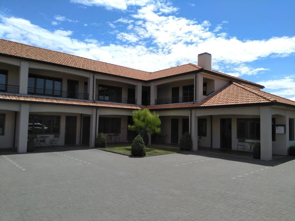 Property building, Day