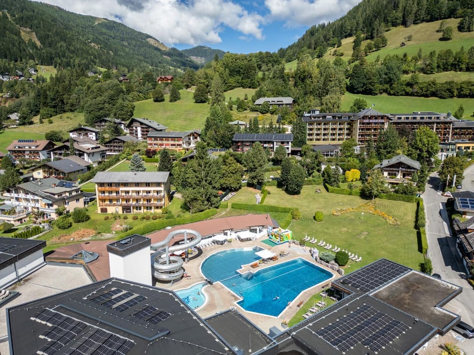 Nearby landmark, Bird's eye view, Mountain view, Pool view