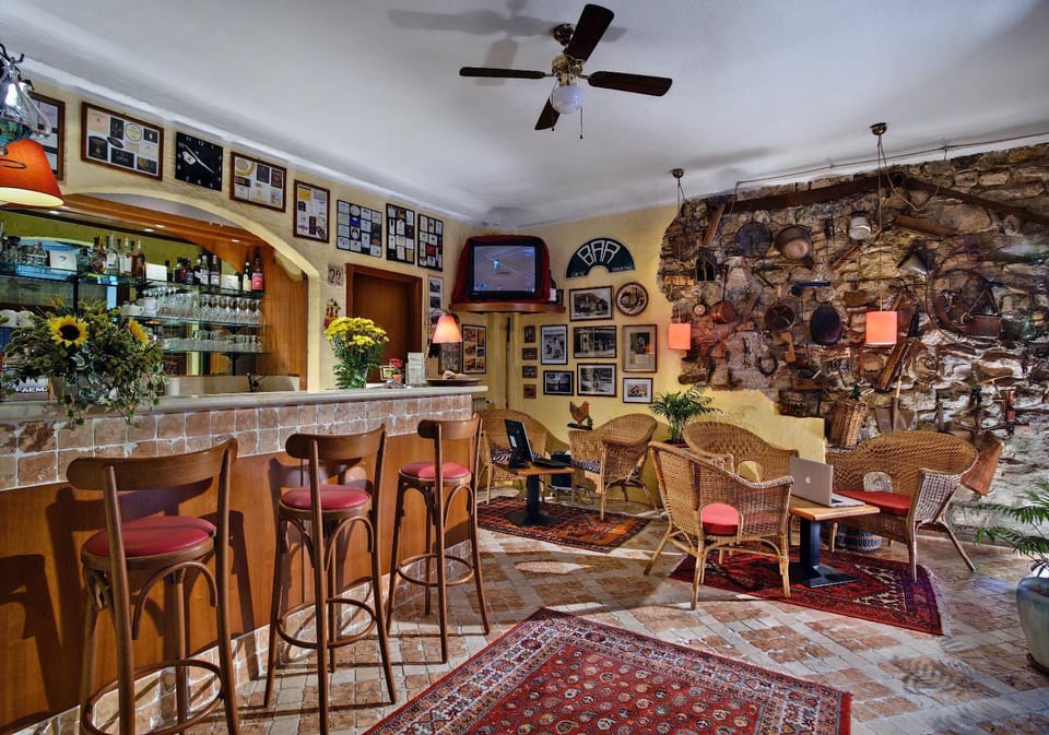 Lobby or reception, Lounge or bar, Seating area