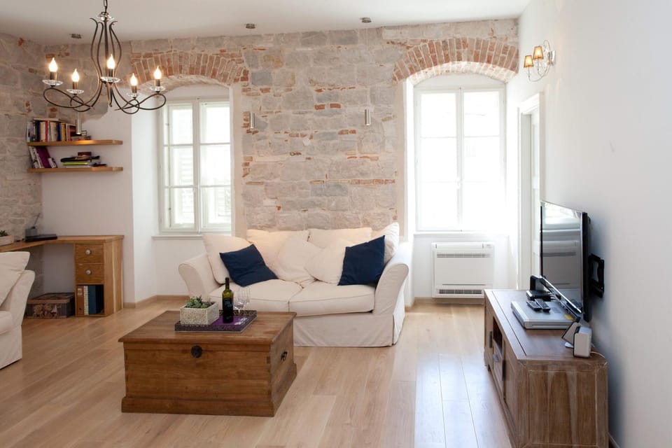 TV and multimedia, Seating area