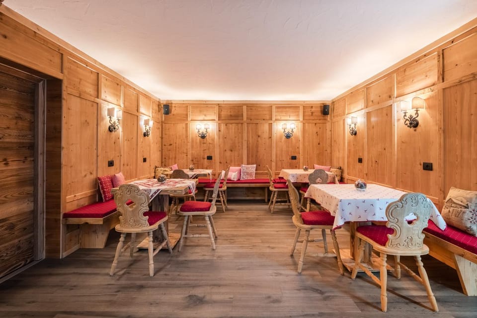 Lounge or bar