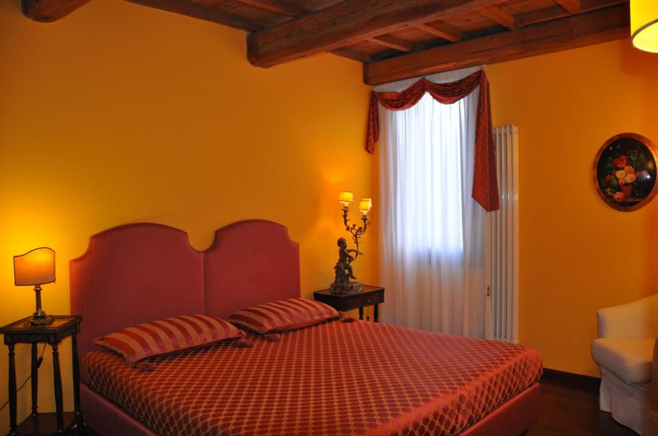 Decorative detail, Bedroom