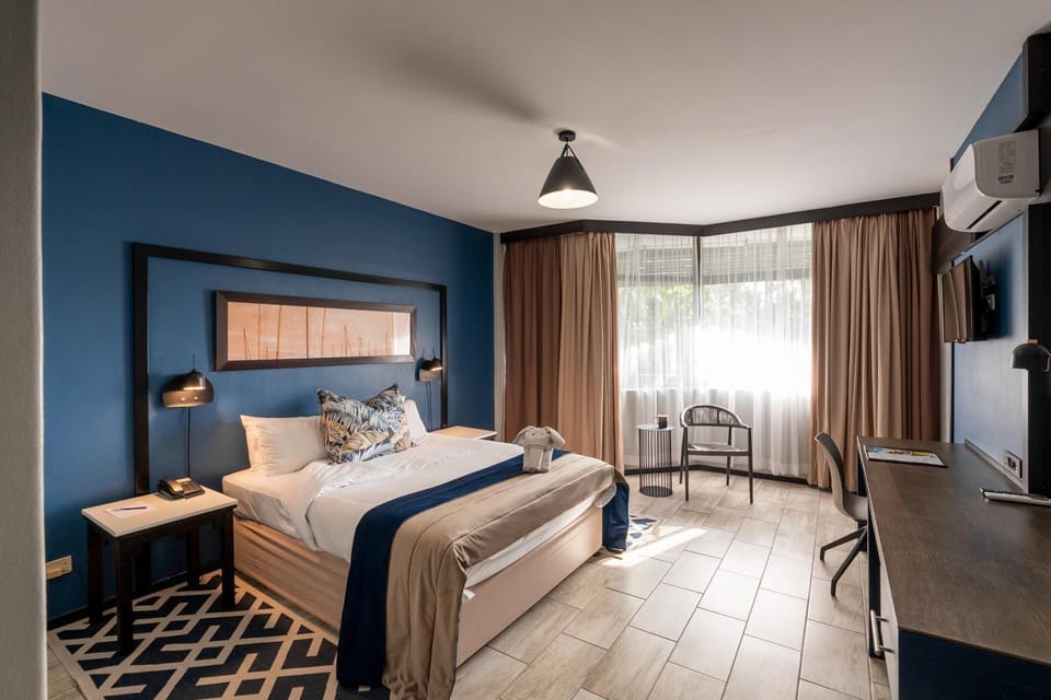 Bed, View (from property/room), air conditioner