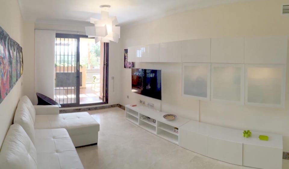 Communal lounge/ TV room, Living room, Seating area