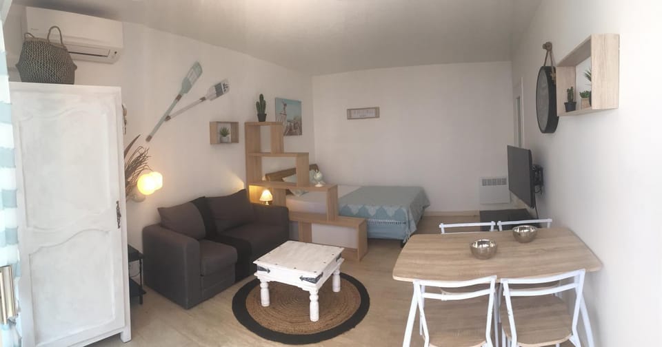 Living room, Bedroom