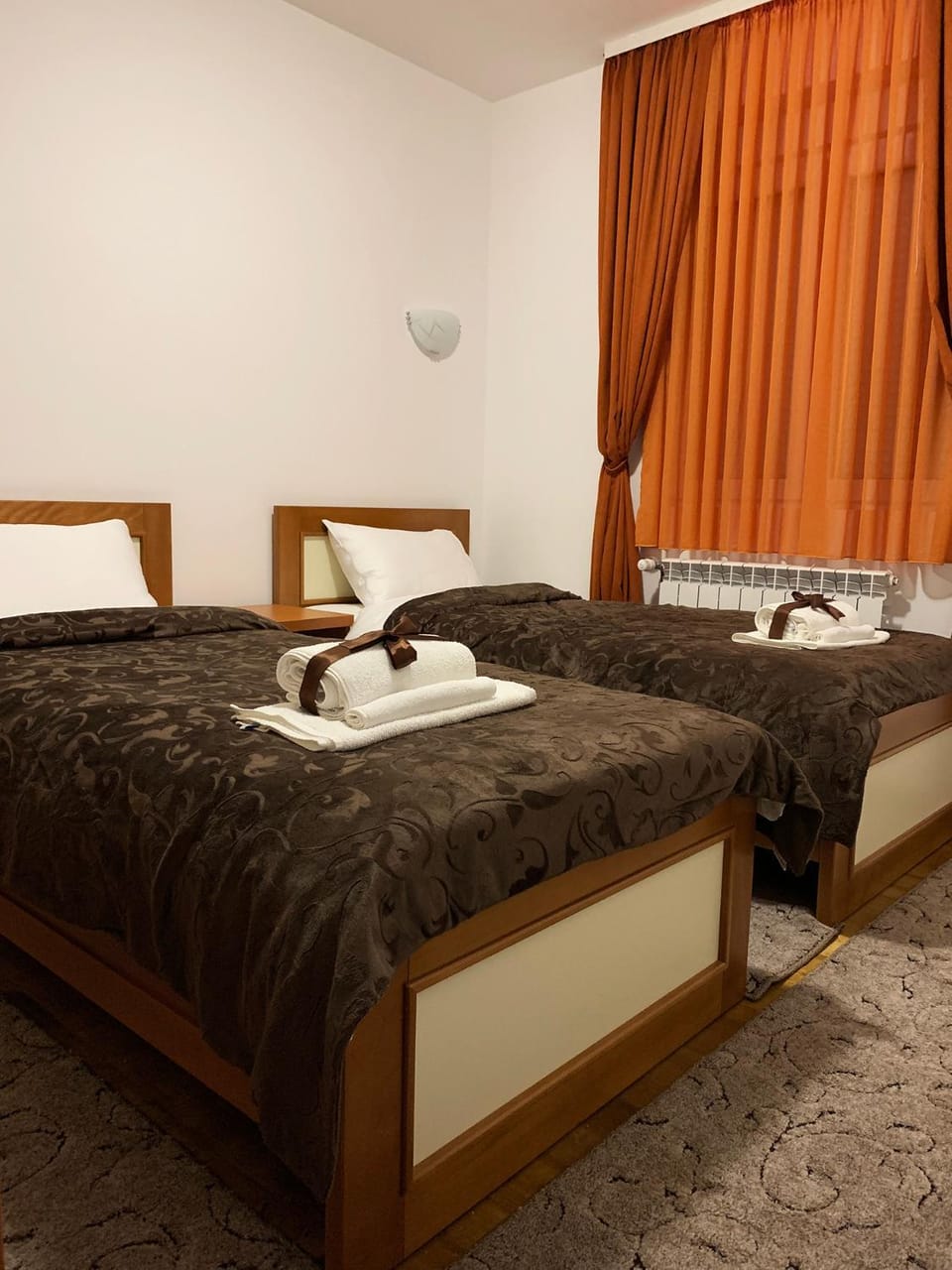 Bed, Photo of the whole room, Decorative detail, Bedroom