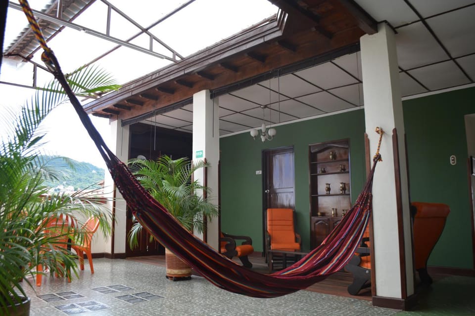 Communal lounge/ TV room, Balcony/Terrace
