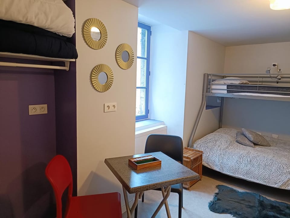 Le Bouddha Besse Bed and Breakfast in Besse-et-Saint-Anastaise