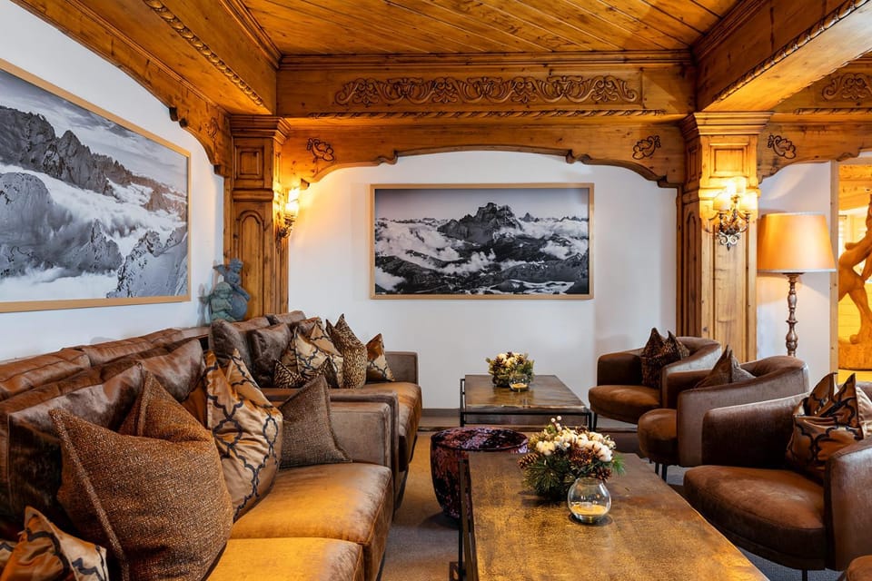 Living room, Seating area