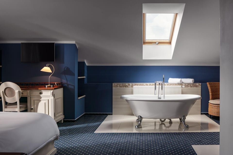 Bathroom, Bedroom