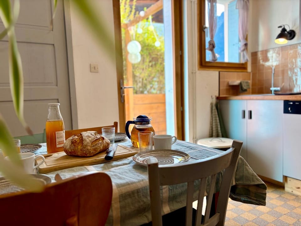 Food and drinks, Dining area