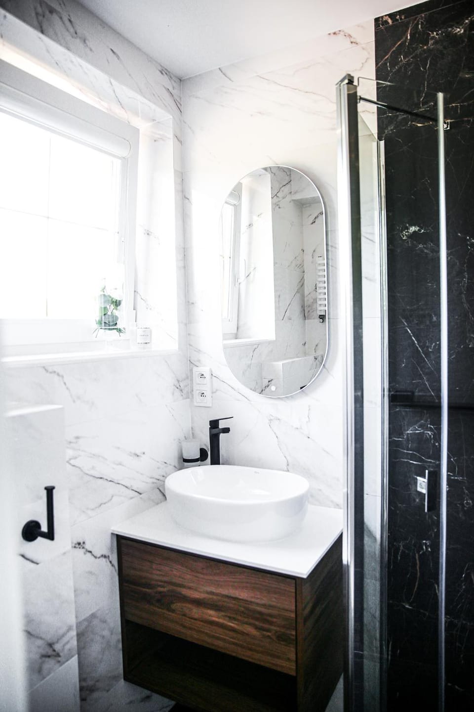 Shower, Bathroom, towels