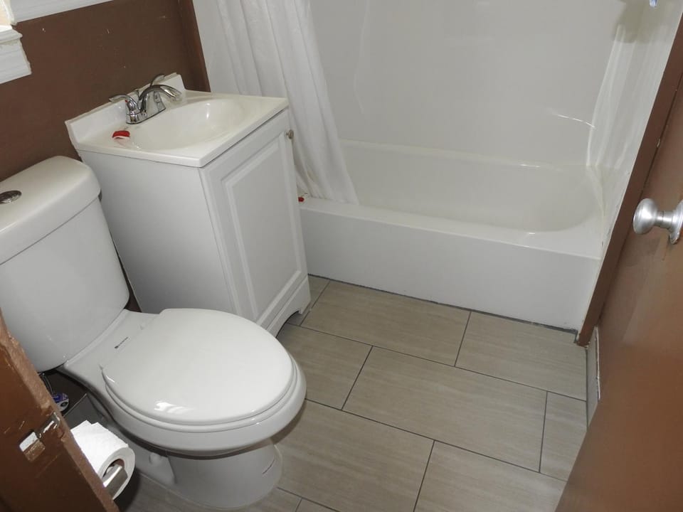 Toilet, Bathroom, Bath, towels