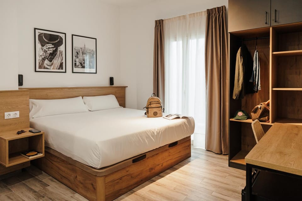 Bed, Photo of the whole room, Bedroom, wardrobe