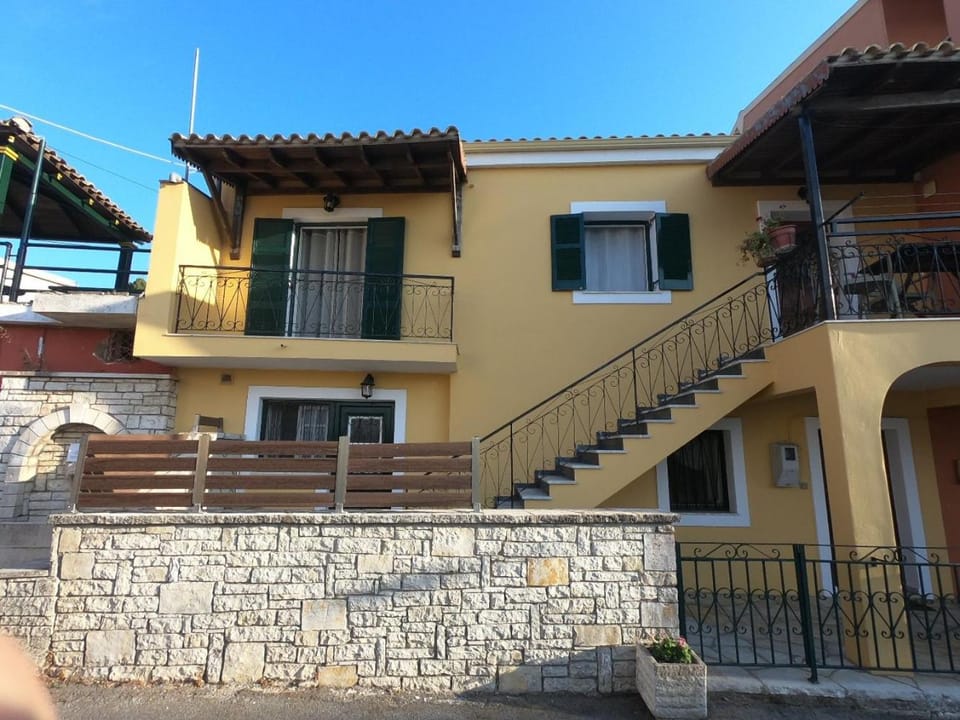 Property building, Day