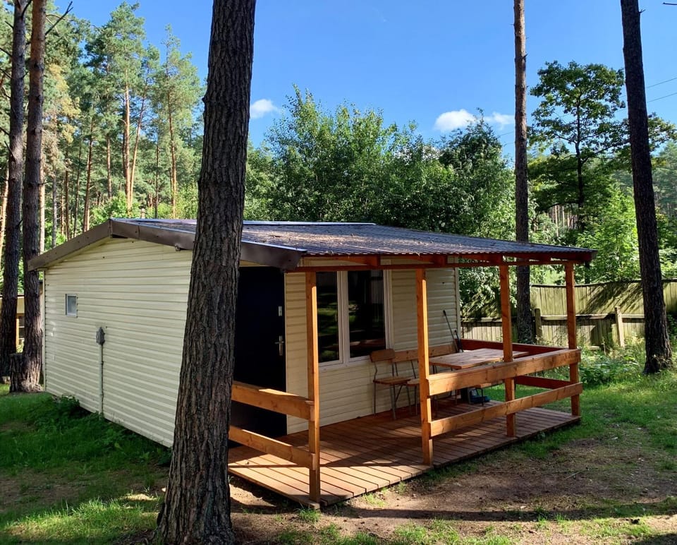 Łabędź I Domki nad jeziorem Campground/ 
RV Resort in Poland