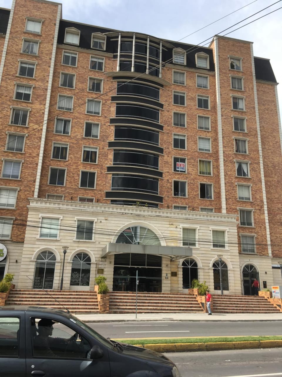 Facade/entrance
