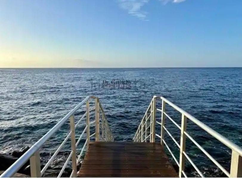 Apartamento en primera línea de mar Apartment in Tabaiba
