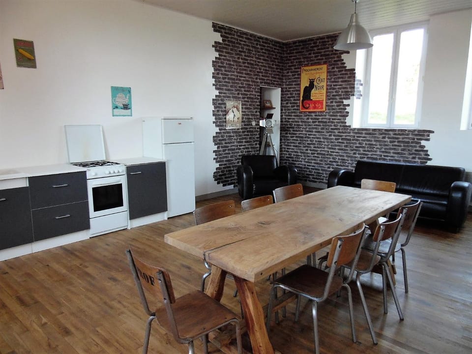 Kitchen or kitchenette, Living room, Dining area