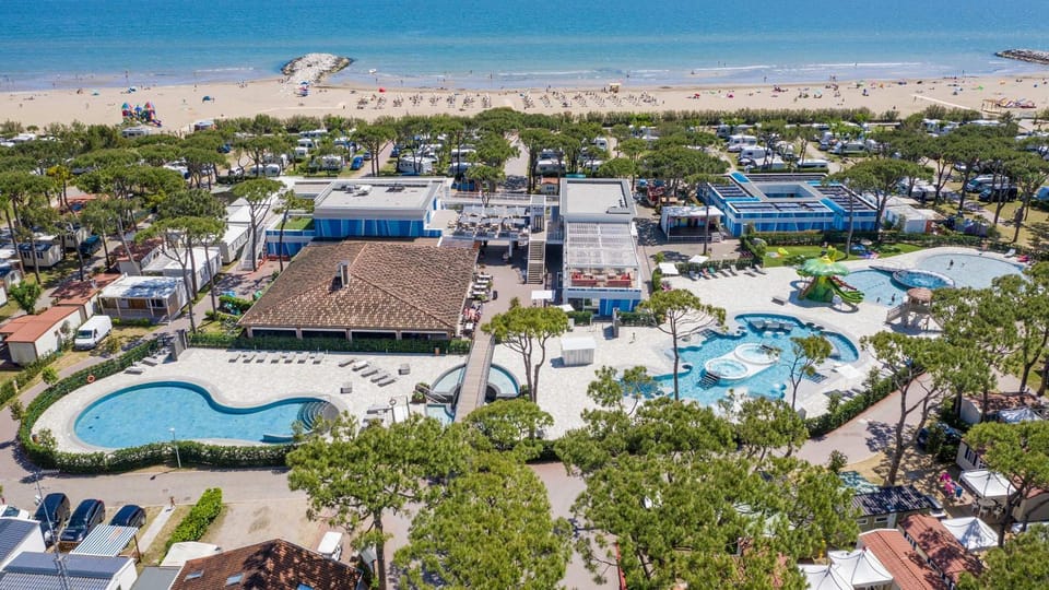 Bird's eye view, Swimming pool
