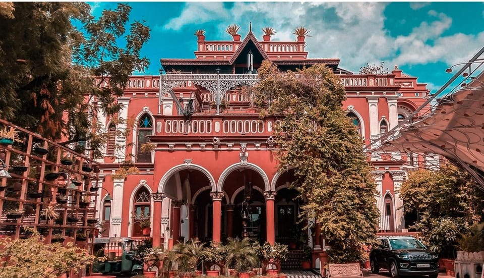Facade/entrance