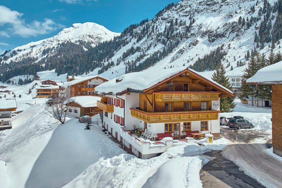Pension Regina Bed and Breakfast in Lech