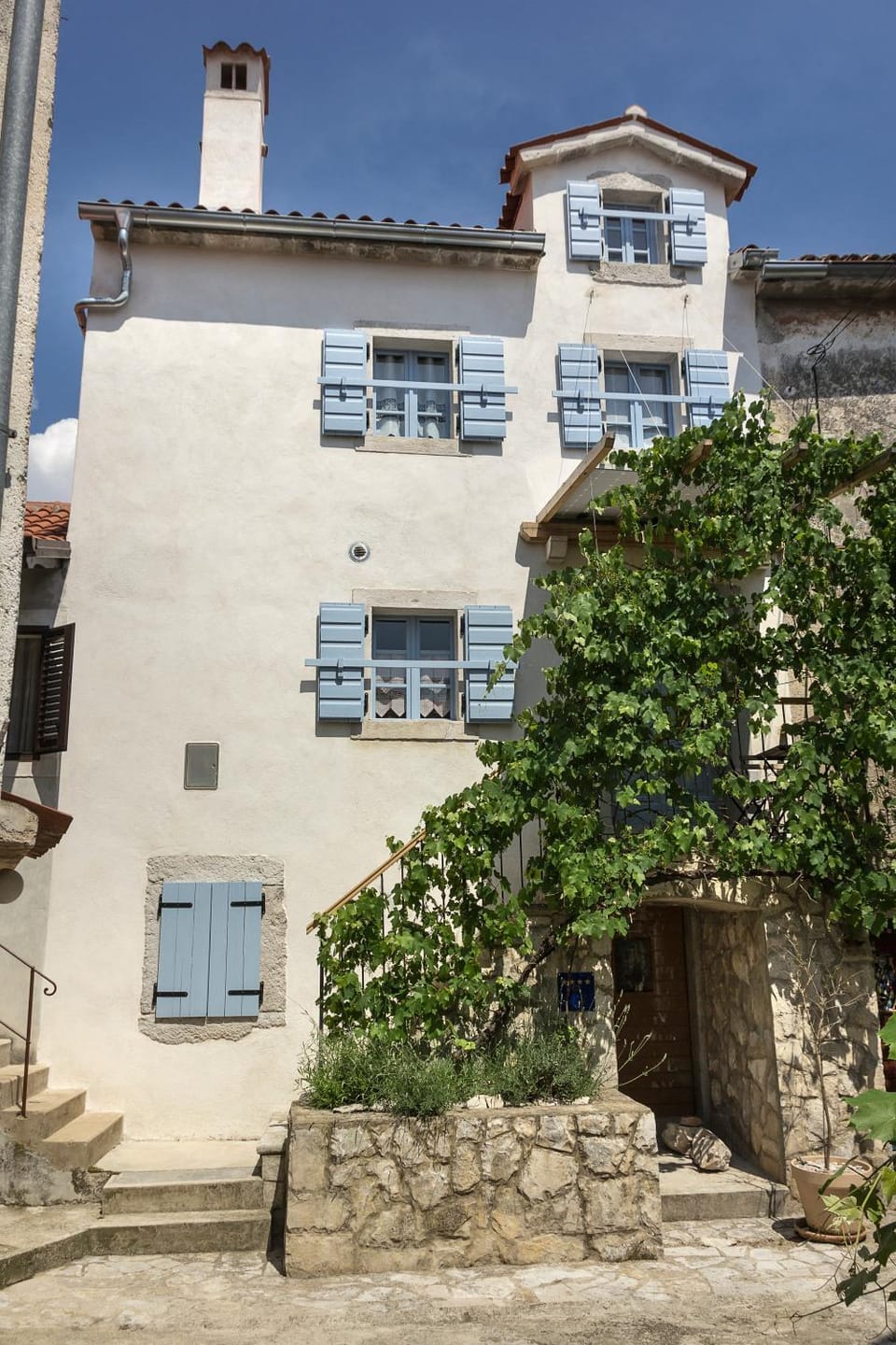 Property building, Day