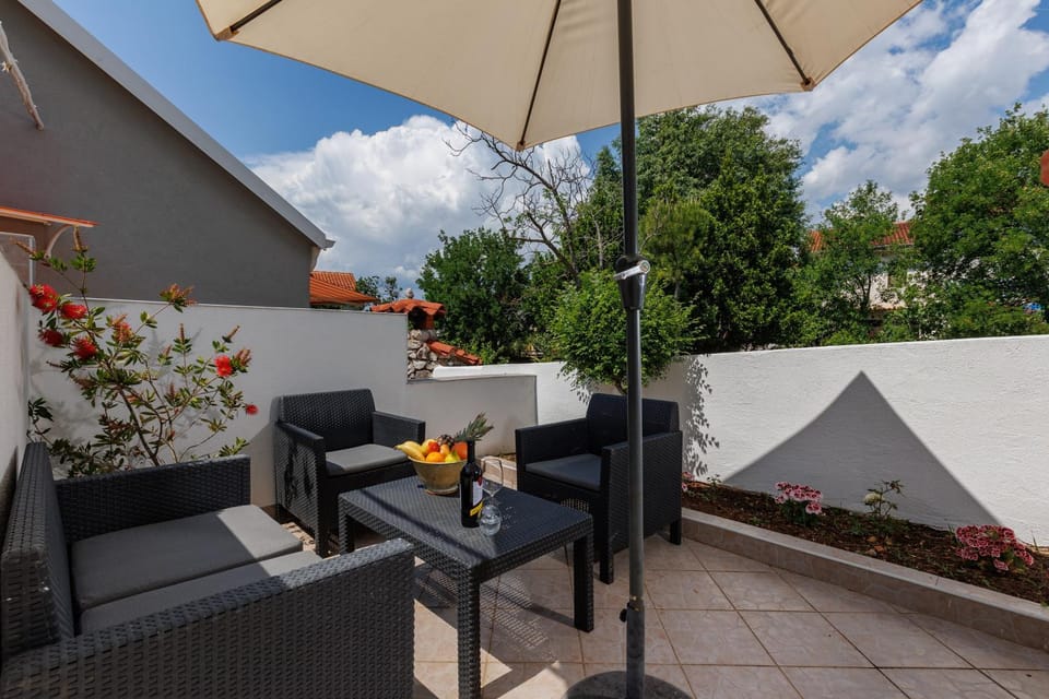 Patio, Balcony/Terrace, Seating area, Garden view