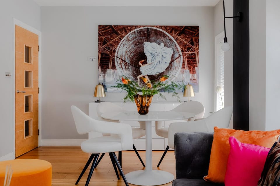 Living room, Decorative detail, Seating area, Dining area