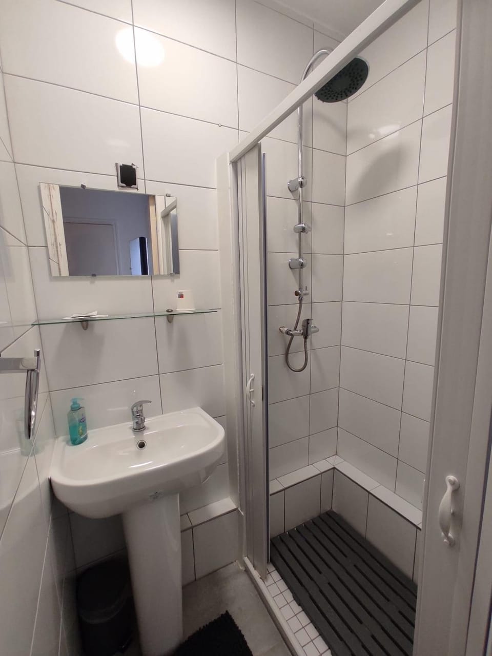 Hotel Le Bon Moine Hotel in Reims