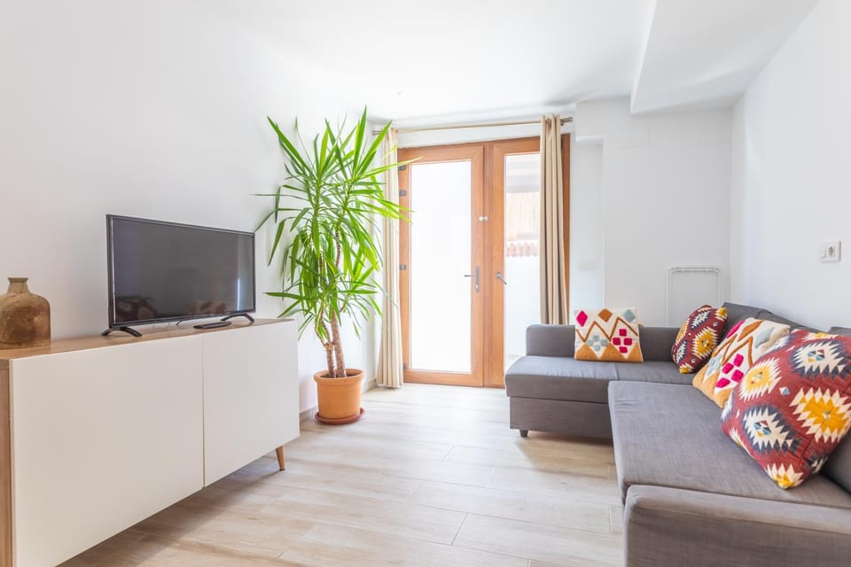 Communal lounge/ TV room, TV and multimedia, Living room, Seating area