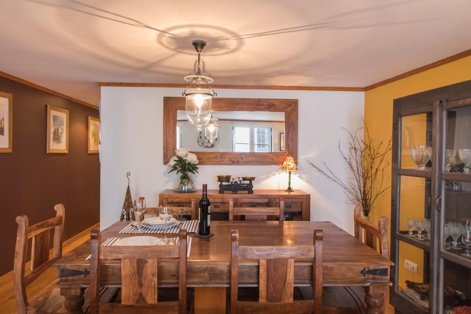 Communal lounge/ TV room, Living room, Lounge or bar, Seating area, Dining area