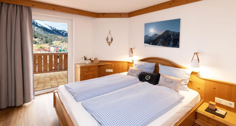 Bed, Logo/Certificate/Sign, Bedroom