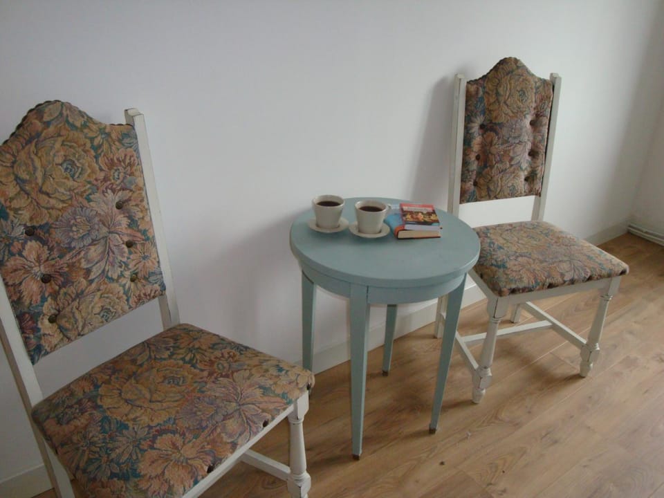 Seating area, Bedroom