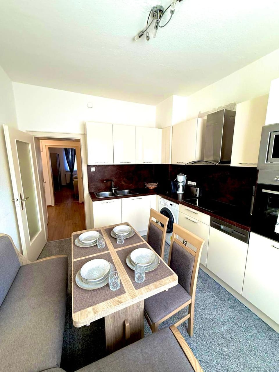 Kitchen or kitchenette, Seating area, Dining area, oven, stove
