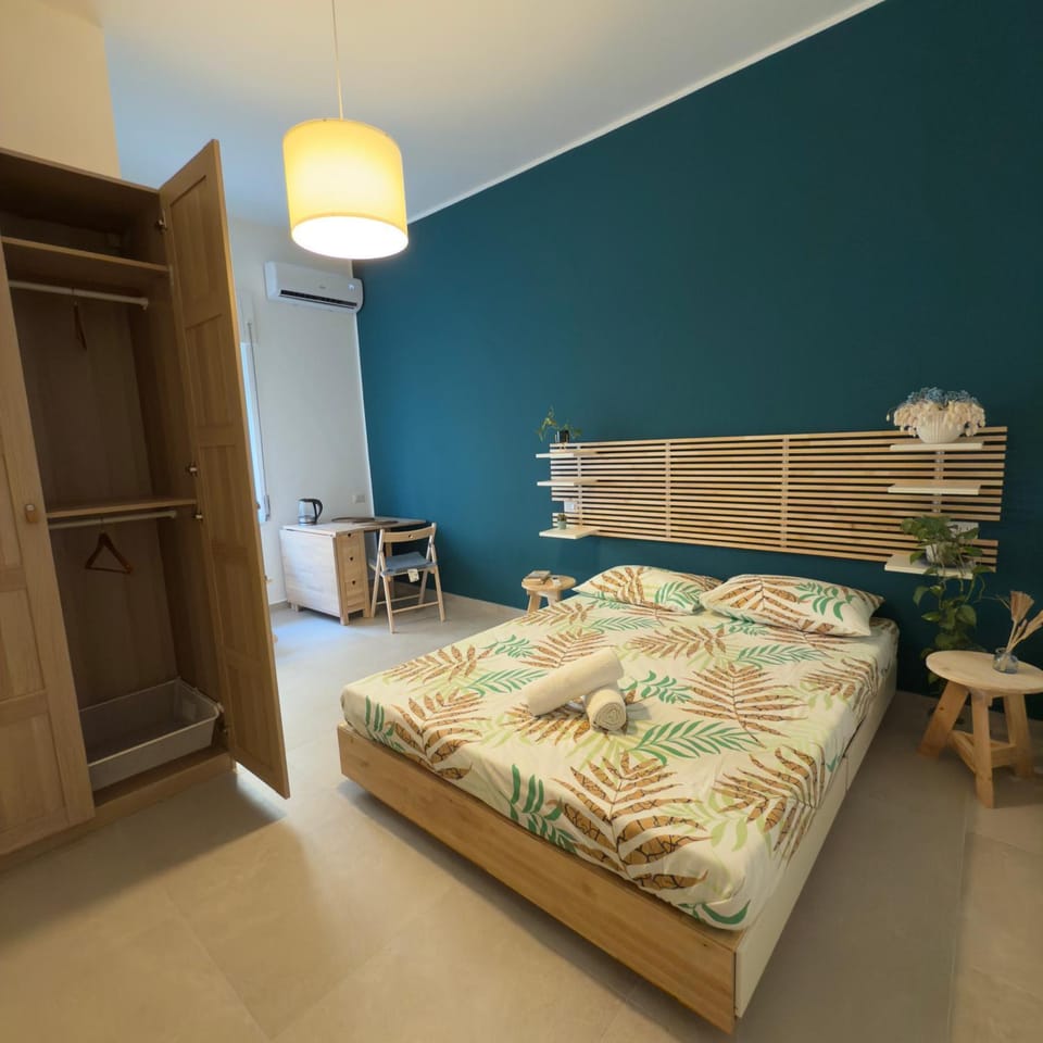 Bed, Photo of the whole room, Bedroom, wardrobe