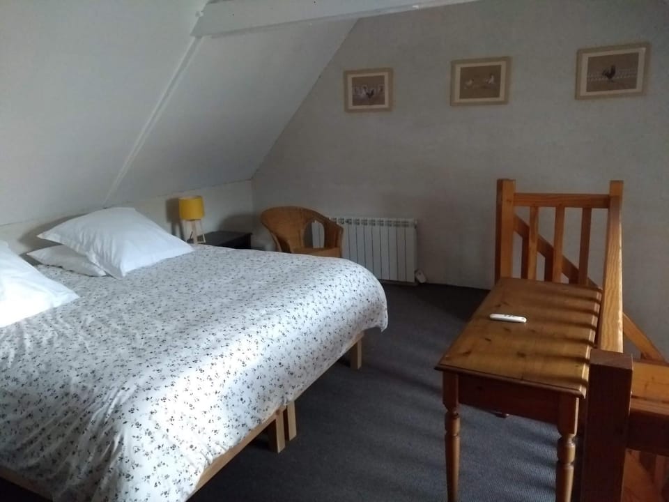 Bed, Photo of the whole room
