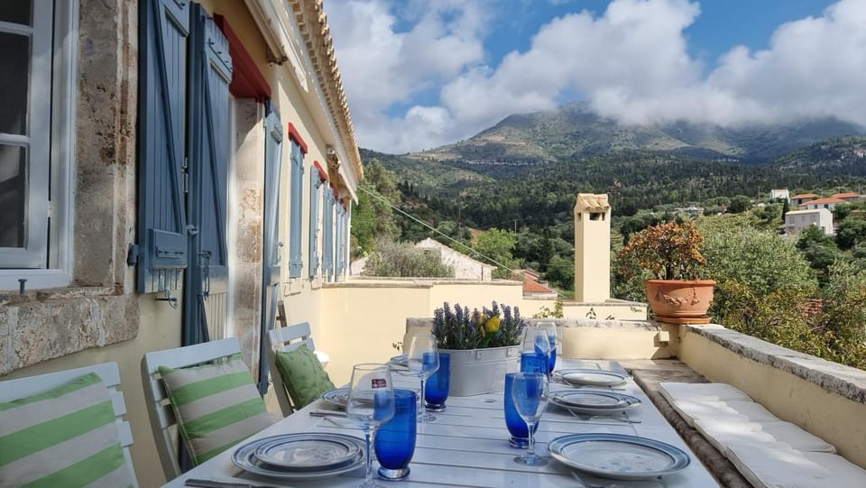 Day, Natural landscape, View (from property/room), Balcony/Terrace, Dining area, Mountain view