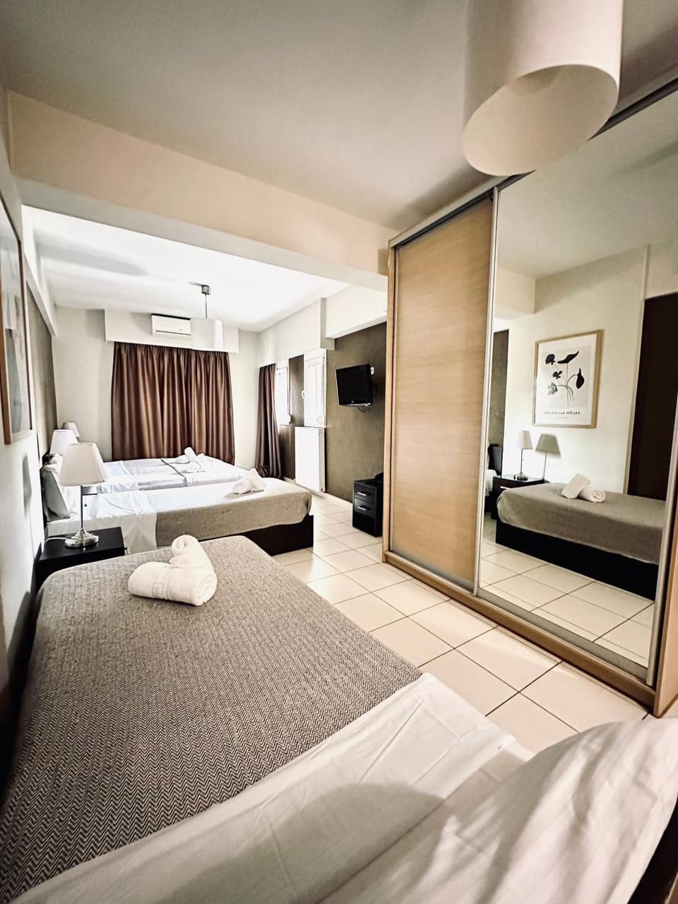 TV and multimedia, Photo of the whole room, towels, wardrobe