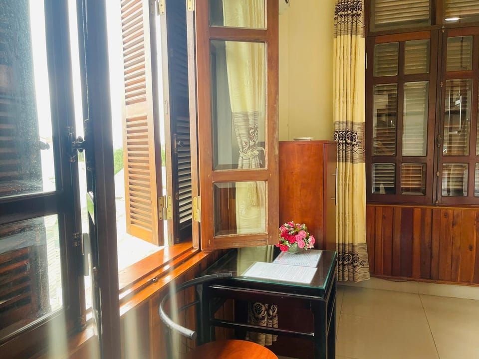 Nam Phương Riverside Villa Hotel in Laos