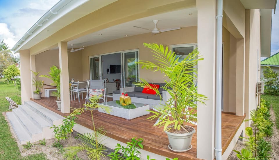 Property building, Garden, View (from property/room), Balcony/Terrace, Seating area